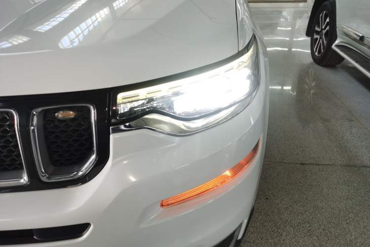 Used Jeep Grand Commander 2018 2.0T Four-Wheel Drive Enjoyment Version China V Left Front Headlight