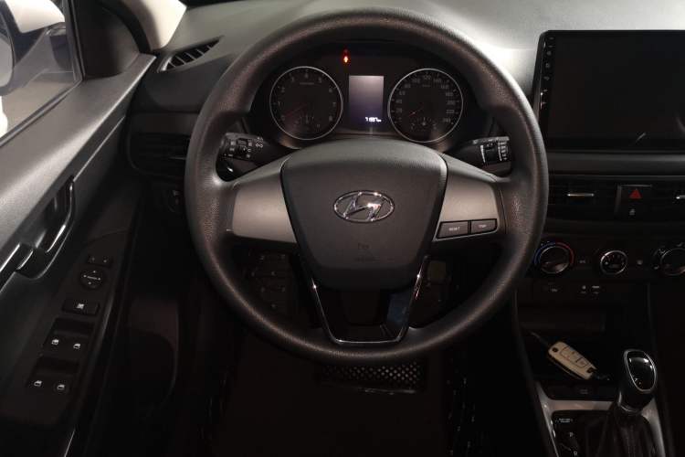 Used Hyundai Celesta 2018 1.6L Automatic GL Enjoyment Edition China VI compliant Steering Wheel