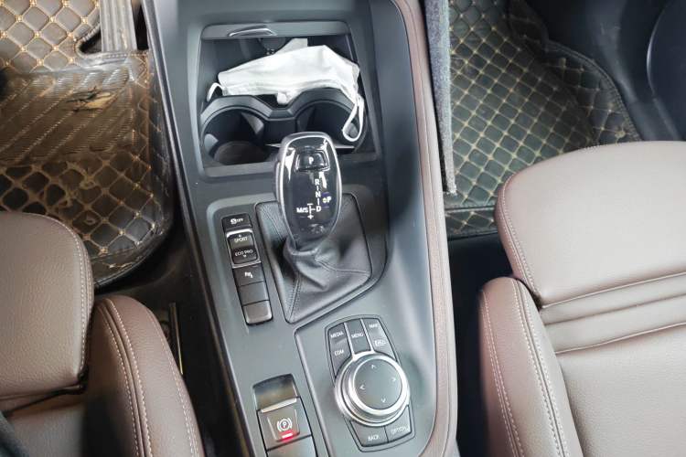 Used BMW X1 2022 sDrive25Li Leading Model Gear Lever