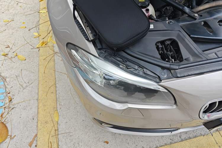 Used BMW 5 Series 2014 520Li Elegant Model
