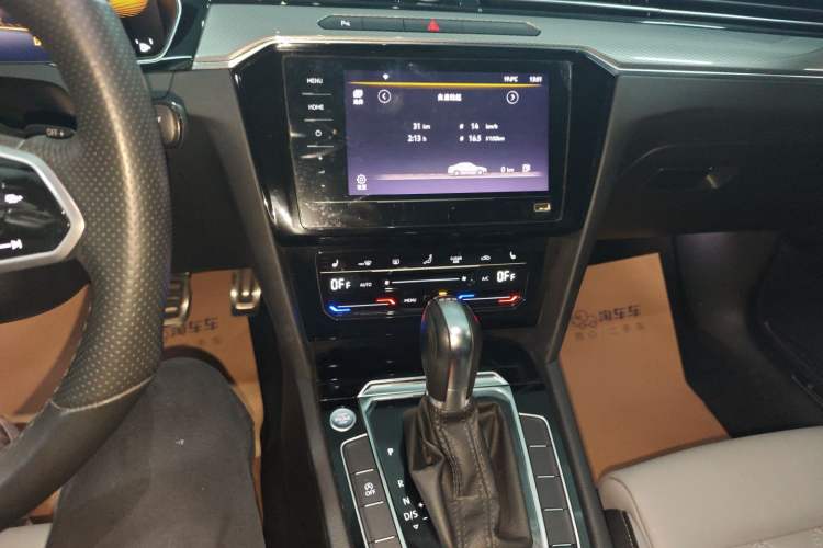 Used Volkswagen Magotan 2023 2 Million Units Limited Edition 330TSI DSG Leading Version
