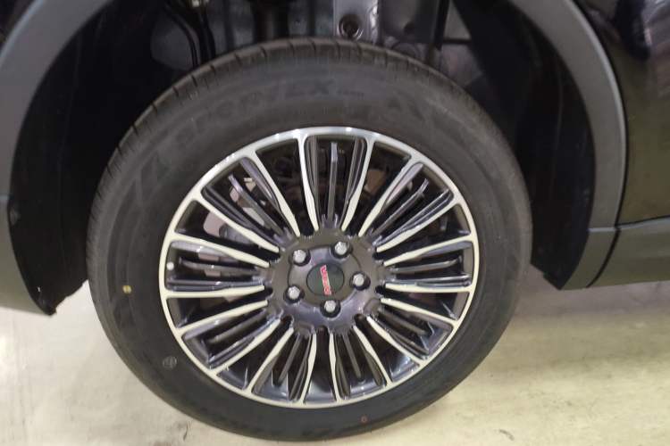 Used Sinotruk VGV U70 2021 1.5T Automatic Youyue Edition 7-Seater Right Rear Wheel Hub