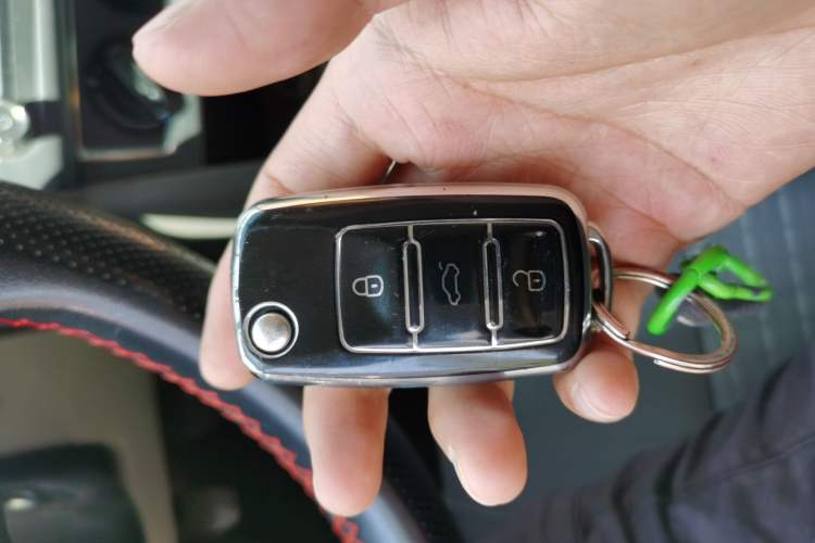 Used Volkswagen Polo 2014 1.6L Manual Comfort Edition Vehicle Key