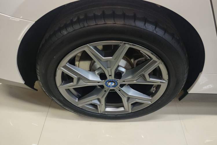 Used BMW i3 2024 eDrive 35 L Right Rear Wheel Hub