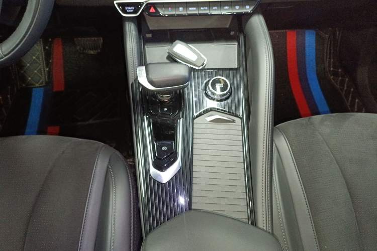 Used Geely Auto Monjaro L 2024 2.0TD High-Power Automatic Two-Wheel Drive Skyline Edition
