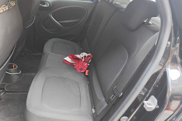 Used smart forfour 2018 1.0L 52kW Passion Edition Left Rear Seat