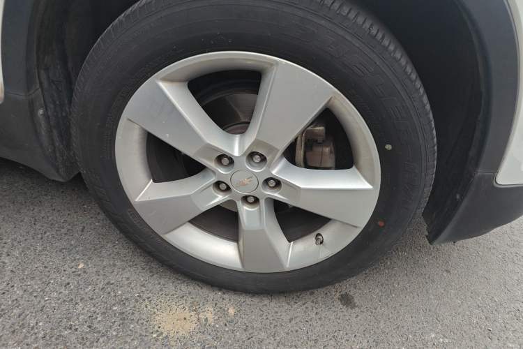 Used Chevrolet Trax 2016 1.4T Automatic Two-Wheel Drive Luxury Version Right Front Wheel Hub