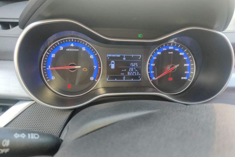 Used Geely Auto Vision 2019 Upgraded Model 1.5L Manual Luxury Version China V Standard
