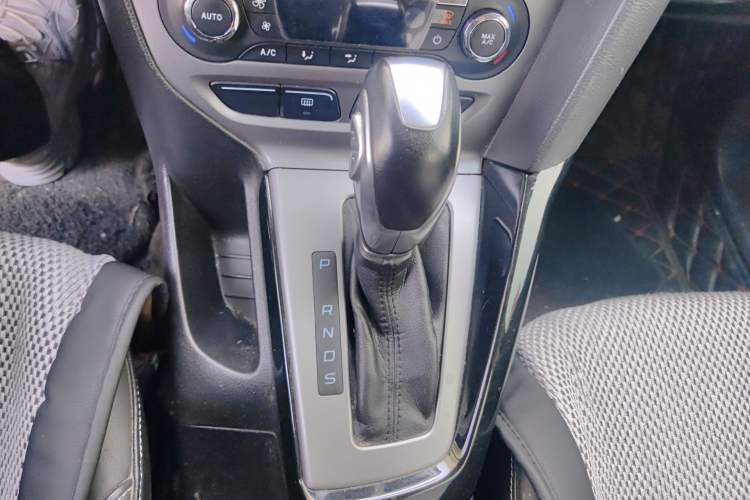 Used Ford Focus 2012 Hatchback 1.6L Automatic Fashion Edition
