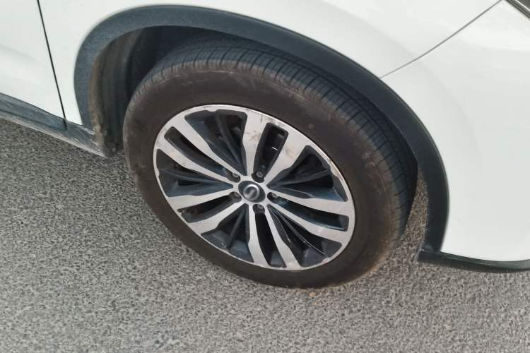 Used GAC Trumpchi GS4 2016 235T Manual Luxury Edition Right Front Wheel Hub