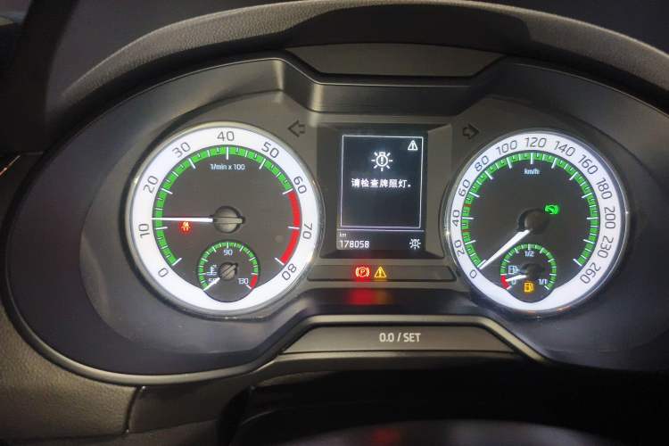 Used Skoda Octavia 2019 TSI280 DSG Luxury Edition Station Wagon China VI Standard Instrument Cluster