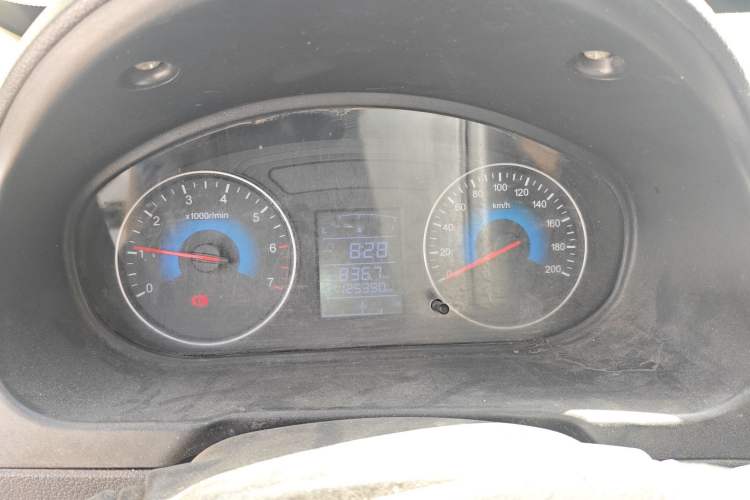 Used Dongfeng Fengon 370 2016 1.5L Manual Standard Edition SFG15-02 7 Seats Instrument Cluster