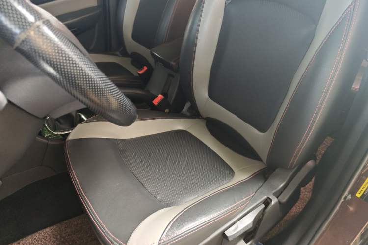 Used HYOSOW H3 2015 1.5L manual luxury version