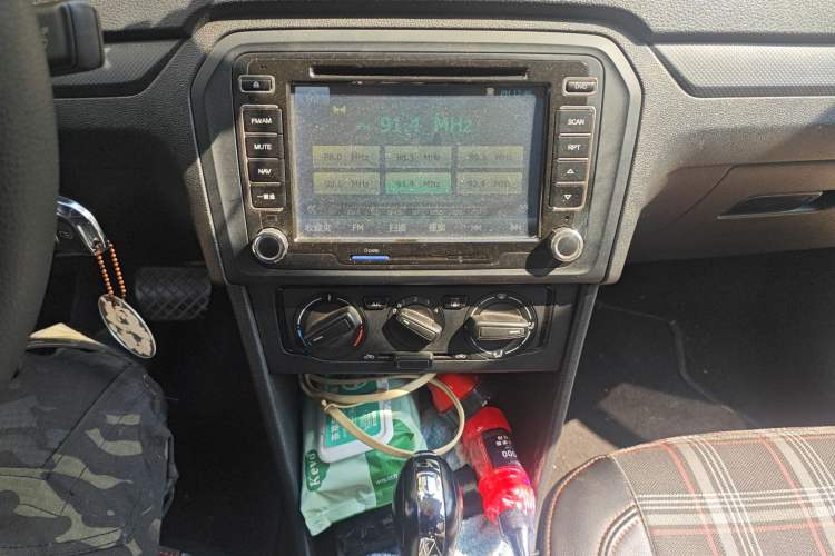 Used Volkswagen Jetta 2013 1.6L Automatic Fashion Model Audio And AC Panel