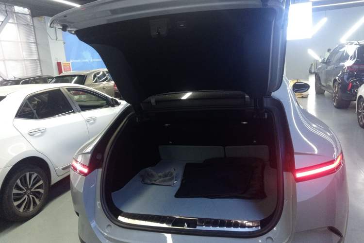 Used Avatr 12 2024 700 Three-Laser Rear-Wheel Drive Luxury Edition
