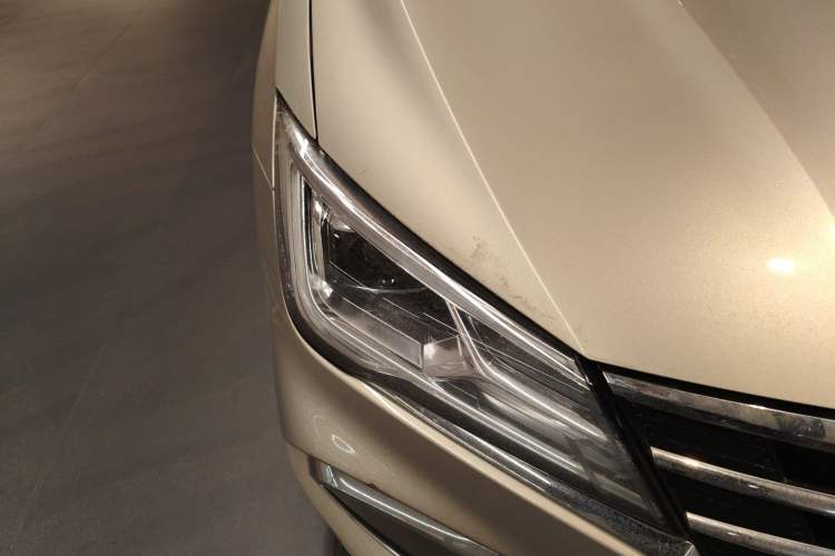 Used Roewe i5 2021 1.5L Manual Platinum Edition Right Front Headlight