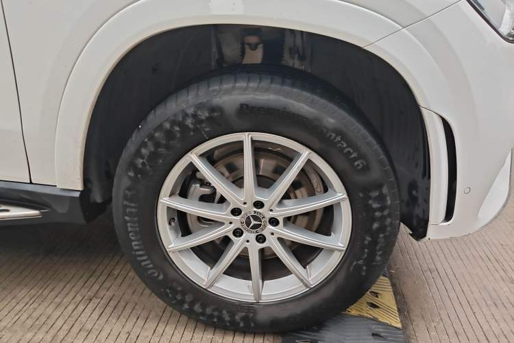 Used Mercedes-Benz GLE 2021 GLE 350 4MATIC Stylish Model Right Front Wheel Hub