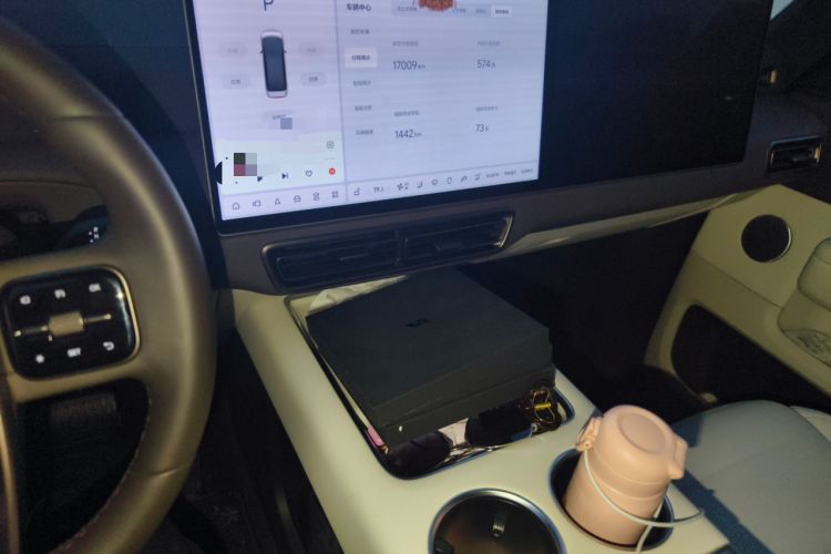 Used Li Auto MEGA 2024 Ultra Model
