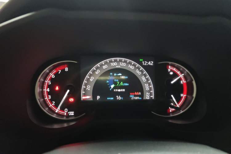 Used Toyota RAV4 2022 2.0L CVT 4x4 Fashion Edition
