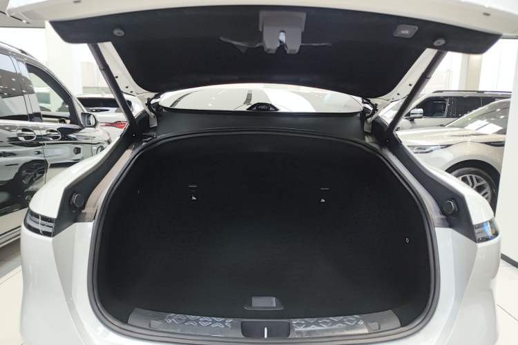 Used Avatr 06 2025 Ultra Pure Electric Edition