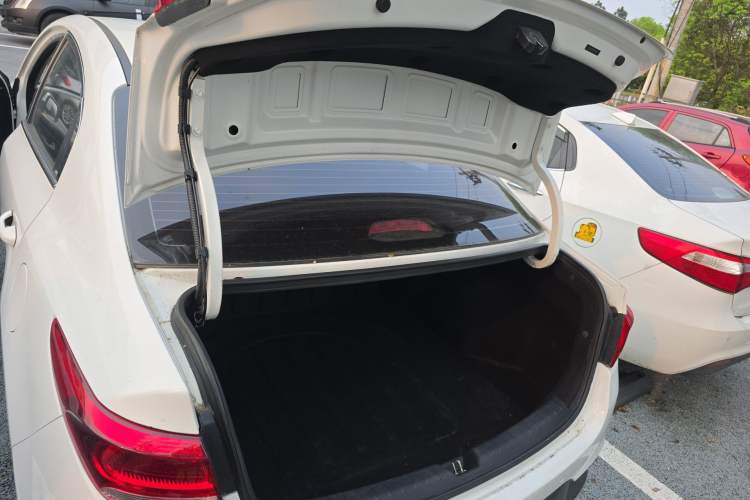 Used Kia K2 2017 Sedan 1.4L Automatic GLS Trunk