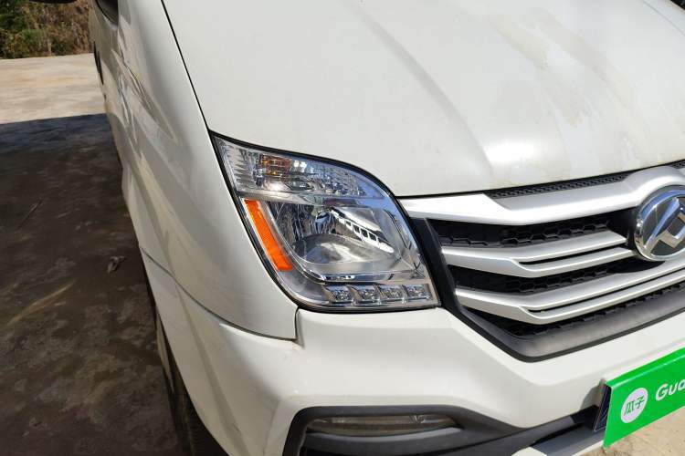 Used SAIC MAXUS Xintu V80 2023 2.0T Manual Classic Aoyuntong Short Wheelbase Ultra-Low Roof 5/6-Seater
