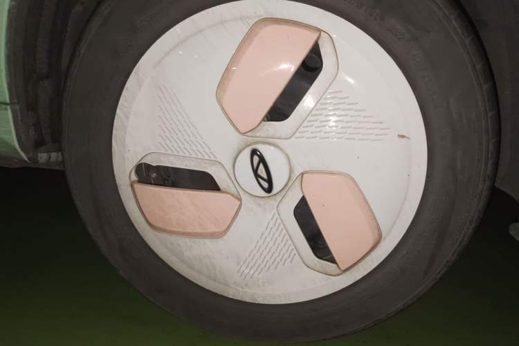 Used Chery QQ Ice Cream 2022 170km Sundae Phosphate Lithium-Ion