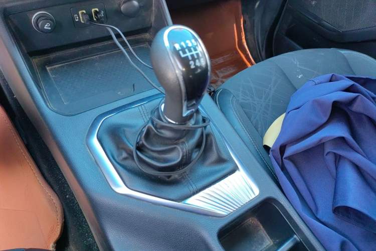 Used Great Wall King Kong Poer 2022 2.0T Manual Diesel 4x4 Elite Long-Box Version GW4D20M Gear Lever