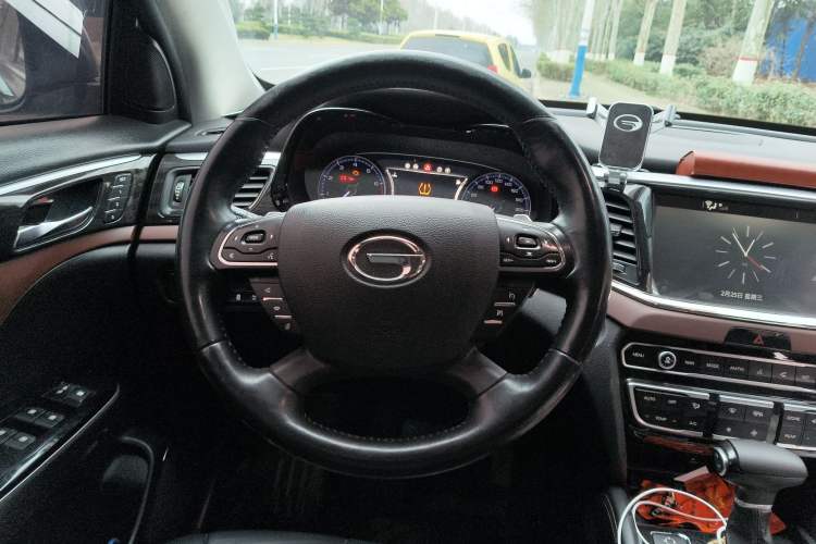 Used GAC Trumpchi GS8 2017 320T Two-Wheel Drive Luxury Smart Connectivity Version (7 Seats)