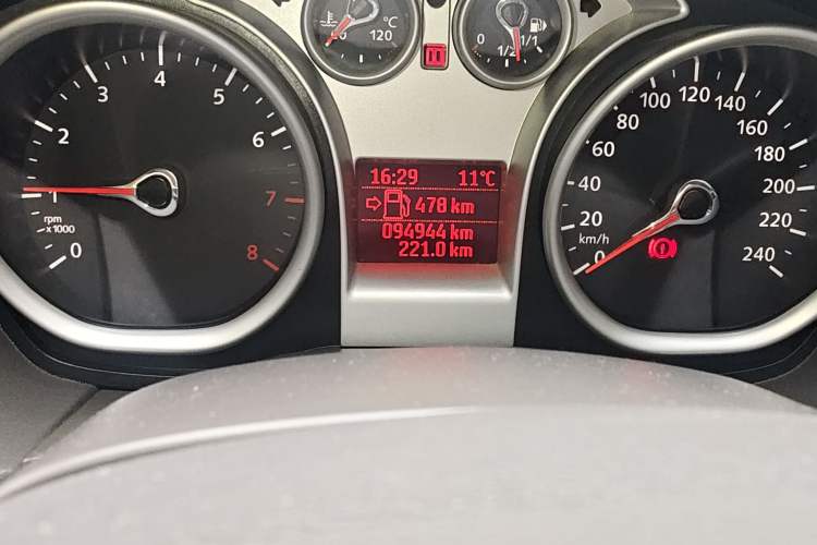 Used Ford Focus 2013 Sedan Classic 1.8L Manual Fashion Edition