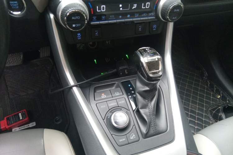 Used Toyota RAV4 2020 2.0L CVT Four-Wheel Drive Prestige Edition Gear Lever