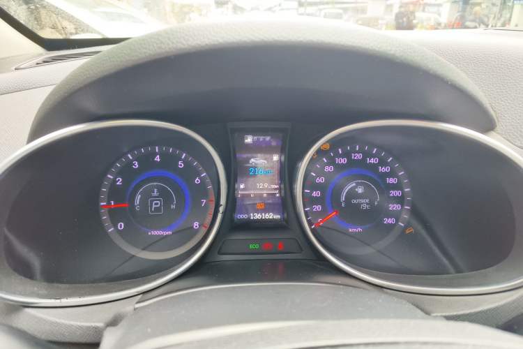 Used Hyundai Santa Fe 2013 2.4L Automatic Two-Wheel Drive Smart Version Instrument Cluster