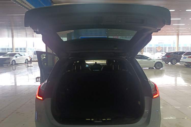 Used Nio ES8 2020 580 km Signature Edition 7-Seater Version
