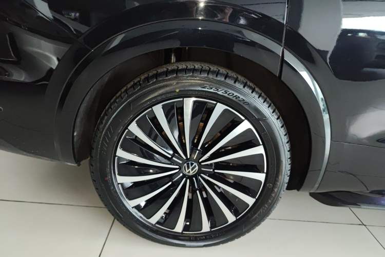 Used Volkswagen Viloran 2024 380TSI Premium Edition