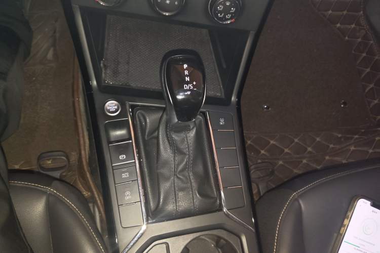 Used Volkswagen Passat 2019 280TSI Business Edition China VI Gear Lever