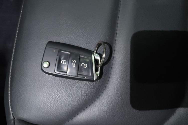 Used Volkswagen Tiguan L 2021 330TSI Automatic Two-Wheel Drive R-Line Enhanced Edition
