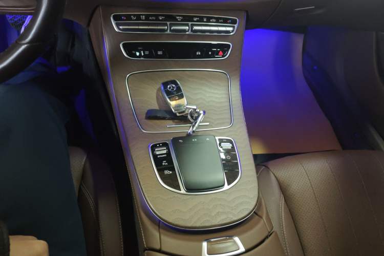 Used Mercedes-Benz E-Class New Energy 2022 E 350 e L Plug-in Hybrid Sedan