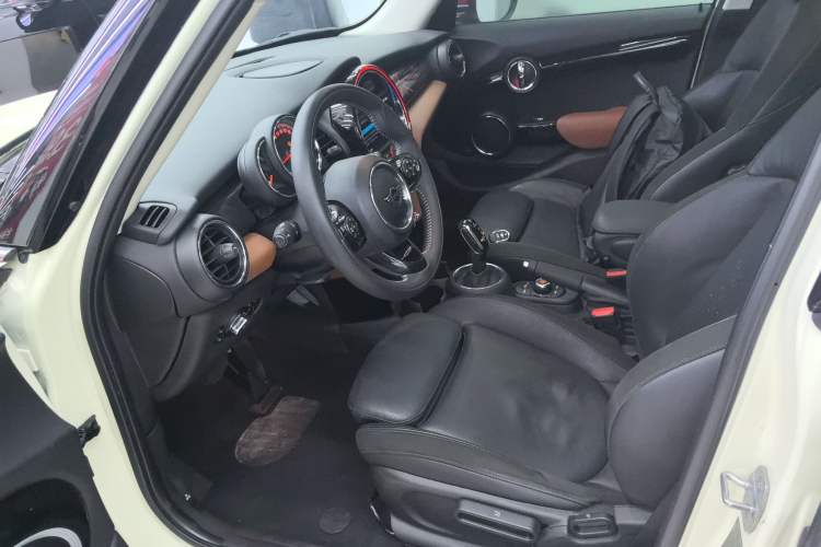 Used MINI MINI 2019 1.5T COOPER Artist Five-Door Edition