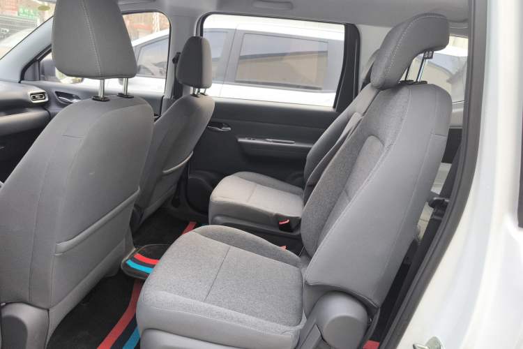 Used Wuling Hongguang New Energy 2025 Extended-Range Hybrid 50KM Comfort Version