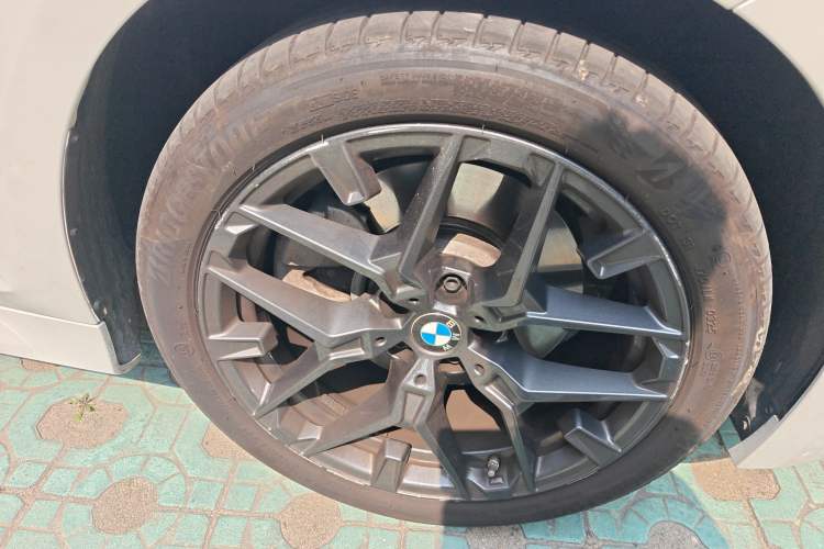 Used BMW 3 Series 2025 330Li M Sport Shadowline Package Exterior 7