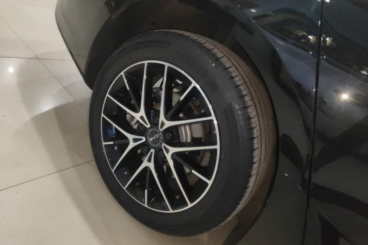 Used BYD Seal 2023 DM-i 1.5L 121km Prestige Model
