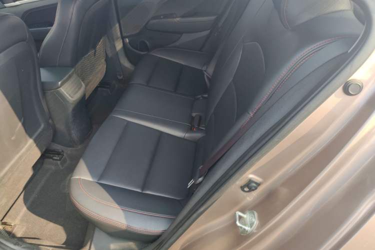 Used Hyundai Elantra (6th Generation / Lingdong) 2016 1.6L Automatic ZhiXuan · Youth Edition Left Rear Seat