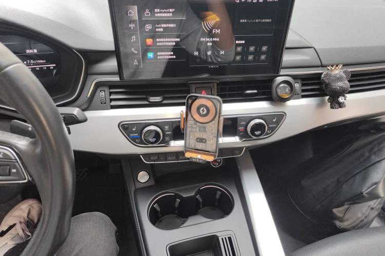 Used Audi A4L 2022 40 TFSI Luxury Dynamic Model