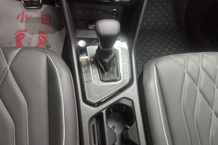 Used Volkswagen Tiguan L 2022 330TSI Automatic Two-Wheel Drive R-Line Enhanced Edition Gear Lever