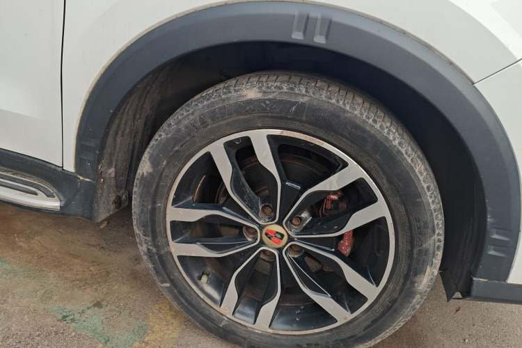 Used Roewe RX5 2017 20T Two-Wheel Drive Automatic Internet Elite Edition Right Front Wheel Hub