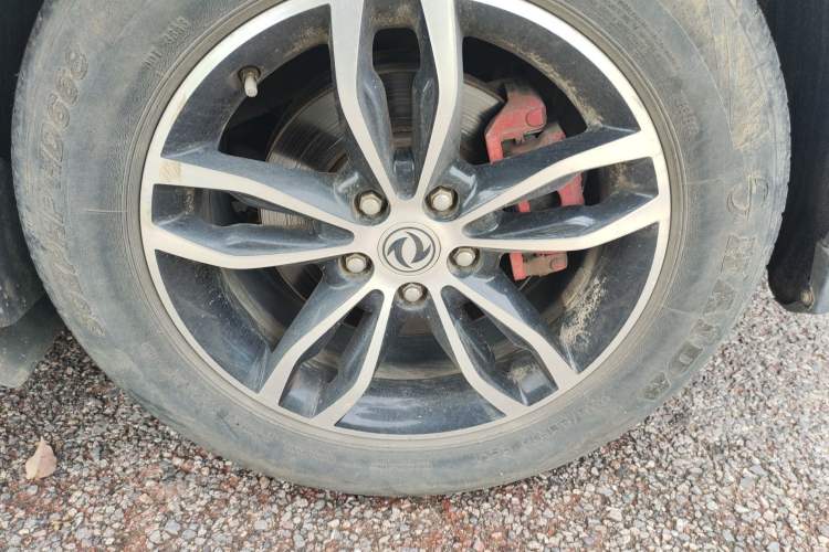 Used Dongfeng Fengon 580 2017 1.5T CVT Smart Style Model Right Front Wheel Hub