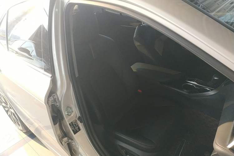 Used Toyota Camry 2021 2.5G Luxury Edition Right Front Seat