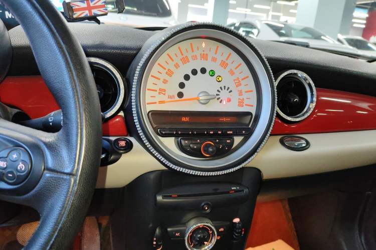 Used MINI MINI 2011 1.6L COOPER Fun