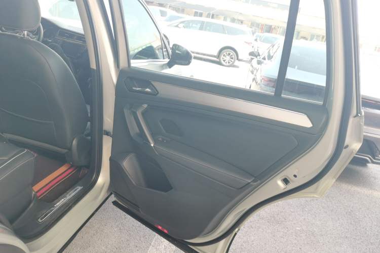 Used Volkswagen Tiguan L 2017 330TSI Automatic Two-Wheel Drive Flagship Edition