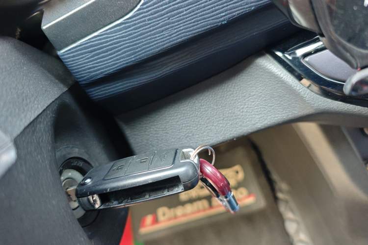 Used FORTHING Lingzhi M5 2022 Passenger Version Luxury Model 7 Seats